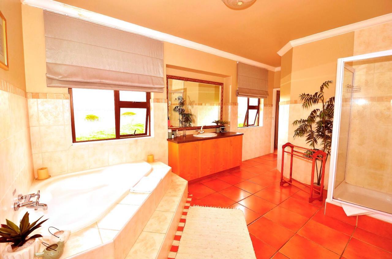 Casa Mia Guesthouse Тейбл-Вью Экстерьер фото