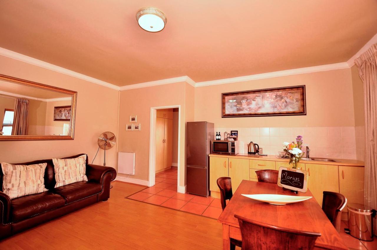 Casa Mia Guesthouse Тейбл-Вью Экстерьер фото