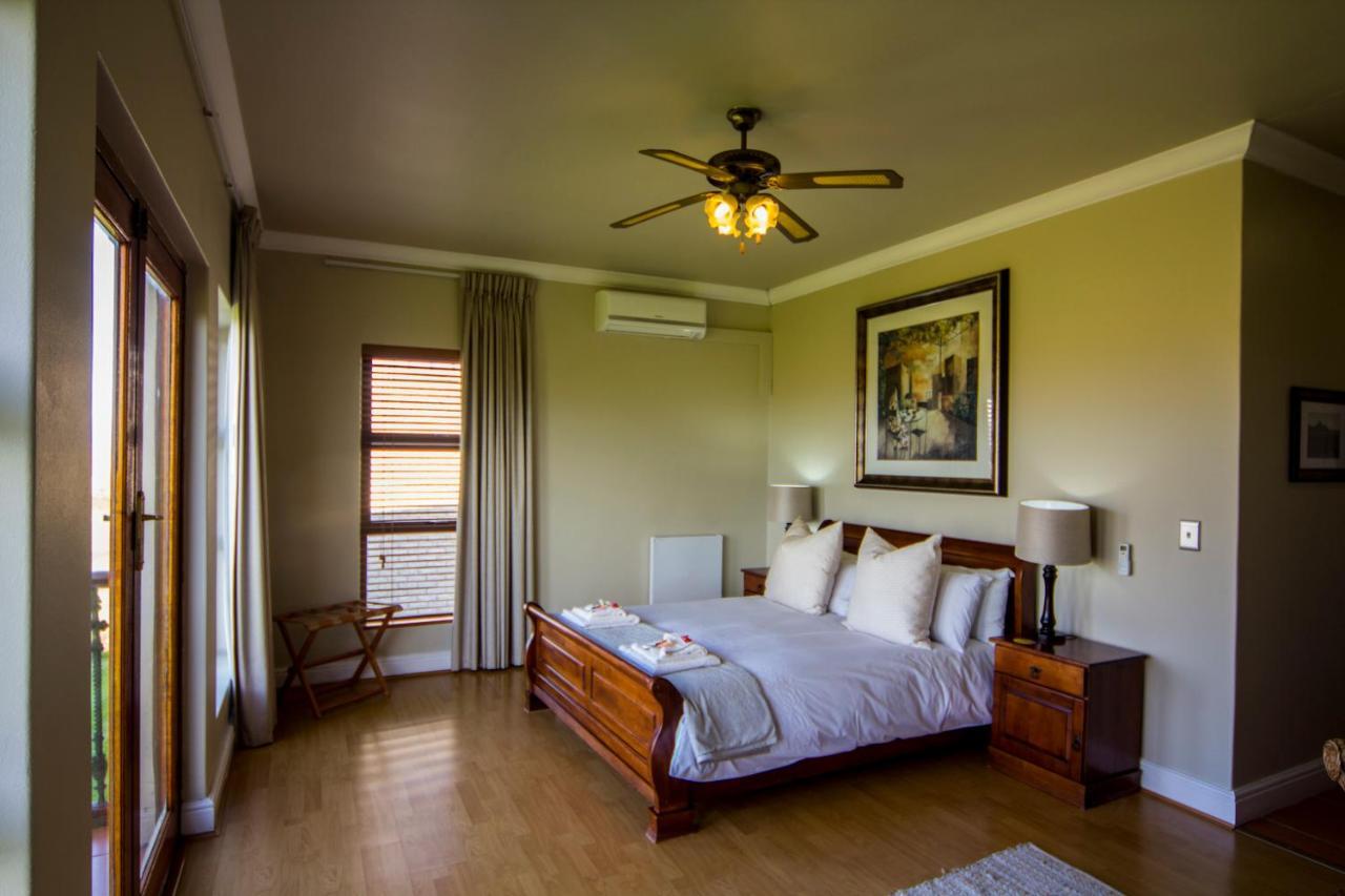 Casa Mia Guesthouse Тейбл-Вью Экстерьер фото